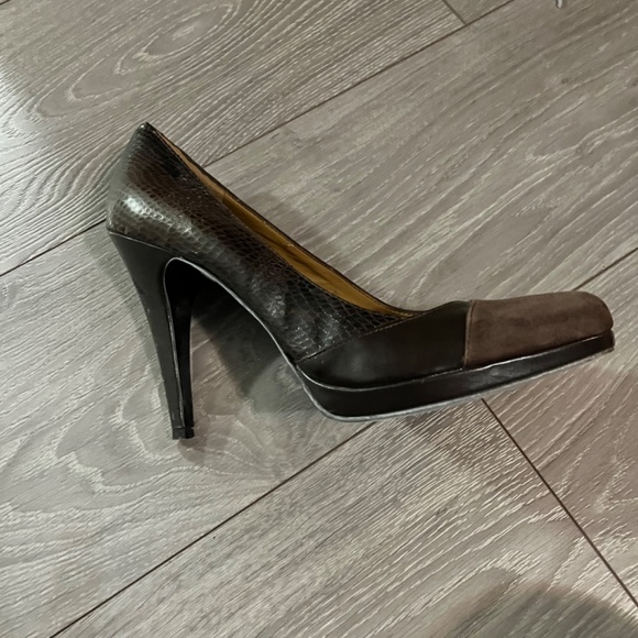 Brown leather and suede pumps - Picture 2 of 2